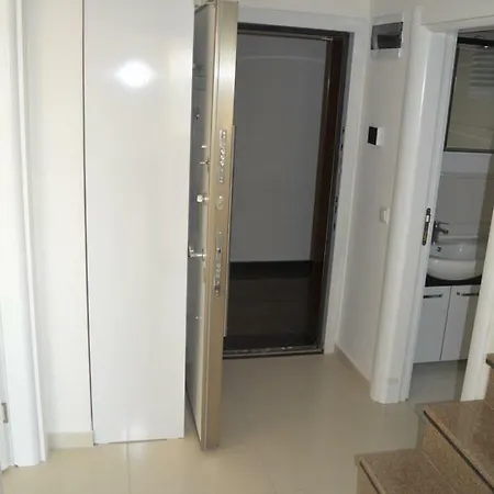 Ikon Apartment
