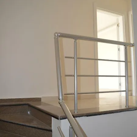 Ikon Apartment *
